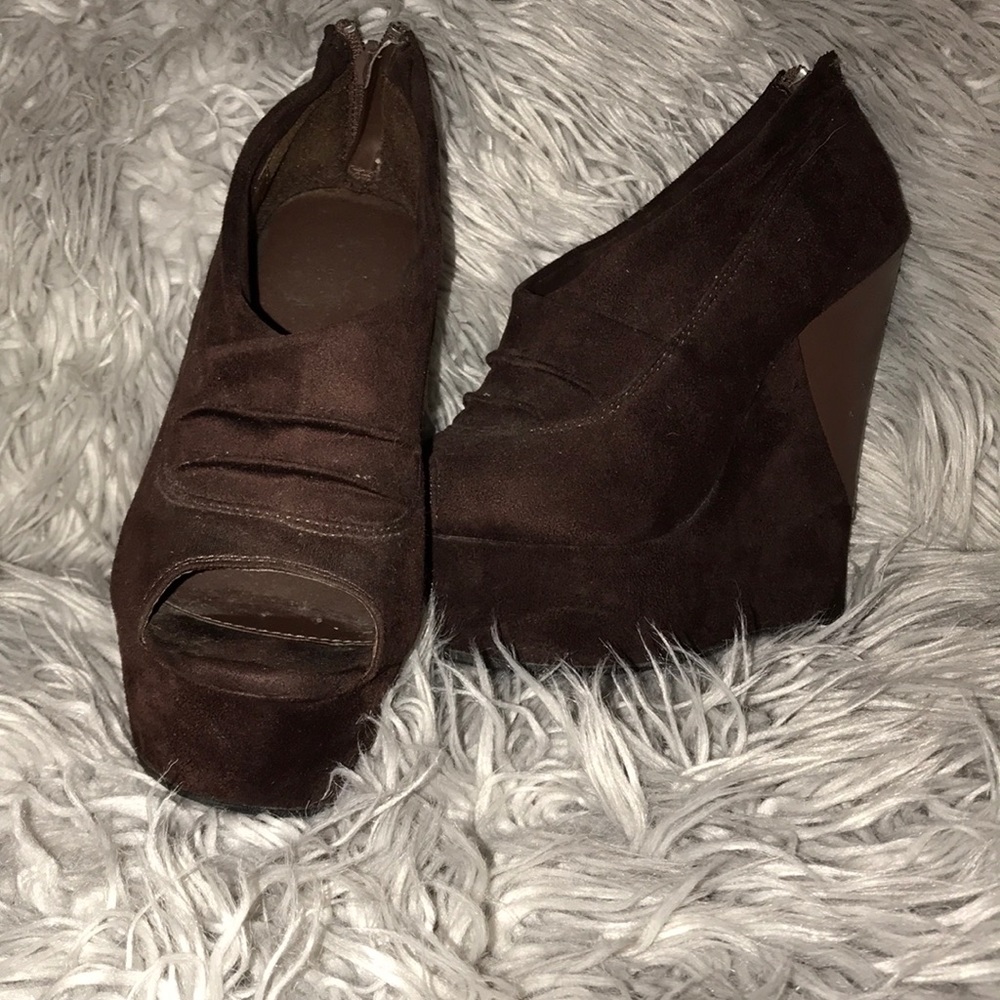 Brown wedges